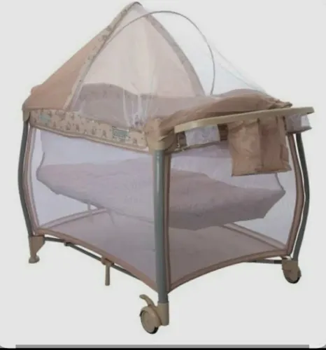 Berço Portátil com Mosquiteiro - Conforto e Segurança