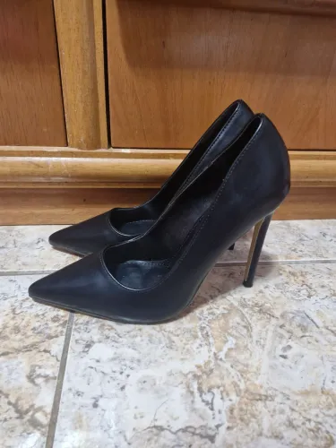 Scarpin de couro envernizado 