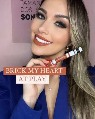 AT PLAY - Batom Líquido Matte 'Brick My Heart'