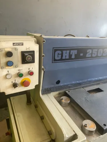 Guilhotina Hidráulica Newton GHT-2503
