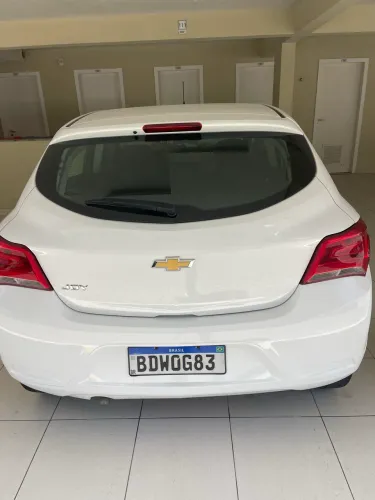 Onix completo abaixo da Fipe