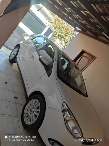 Fiat Grand Siena Essence 1.6 Flex 16V 2016