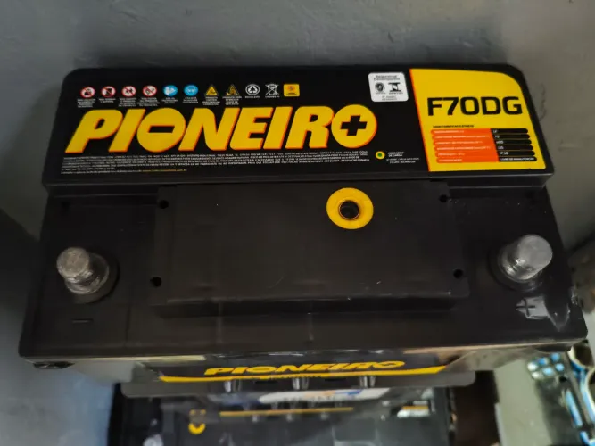 Bateria 70 amperes pioneiro Semi nova com garantia valor sem troca 