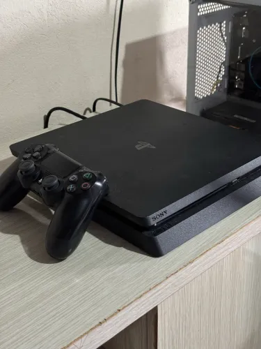 PlayStation 4 Slim (1TB) + DualShock 4 (original) 