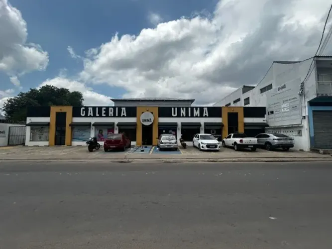 Vendo Galeria Comercial com 25 Salas, Boxes, Bar, Restaurante - Tarumã 
