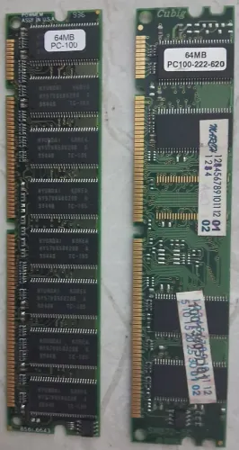 2 Pentes de Memória DDRAM PC100 64Mb