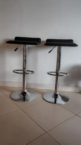 Banquetas impecáveis 