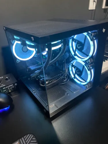 PC Gamer Completo Ryzen 5 5500 Placa de Vídeo AMD Radeon RX580 8gb Ram 16gb Mini Tower