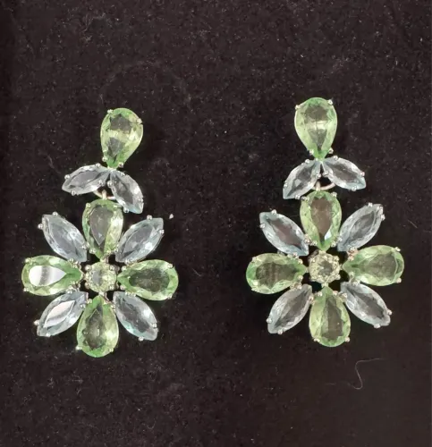 Brincos Florais com Pedras Verdes e Azuis