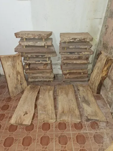 Lote de Pranchas em madeira maciça 