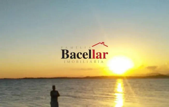 Kitnet/Conjugado : / Residencial / Centro (Iguabinha) / Quitenete / vazio/ Vista