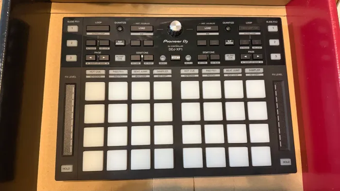 Pioneer DJ DDJ-XP1 DJ Controller