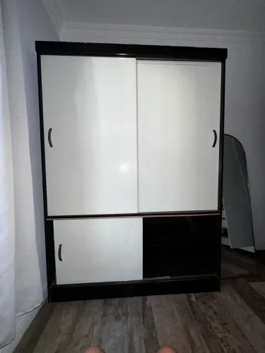 Doação de guarda roupa