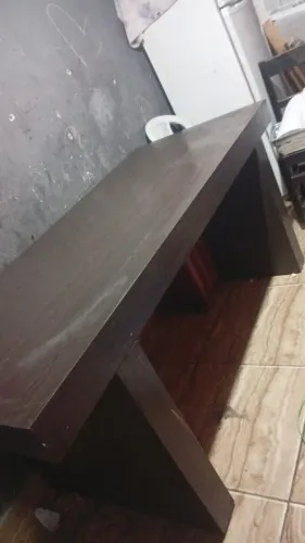 Mesa de madeira maciça