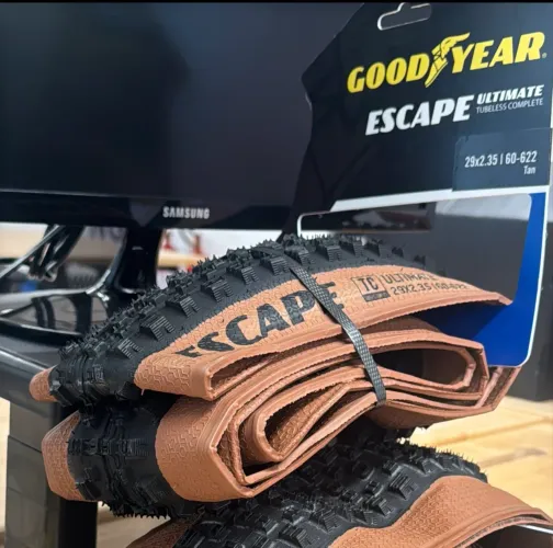 Goodyear Pneu de MTB Escape Tubeless 29´´ x 2.35
