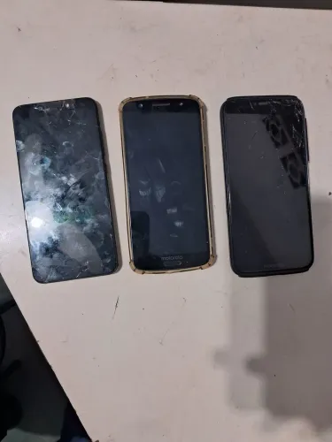 Vendo 3 celulares com defeito R$149