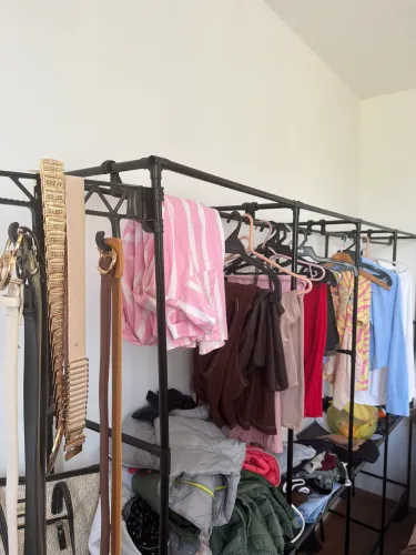 Arara portátil de roupas
