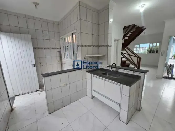 Sobrado com 2 dormitórios para alugar, 89 m² por RS 2.800,00-mês - Prainha - Caraguatatuba