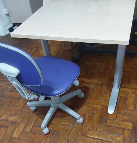 Mesa de escritório +Cadeira +brinde