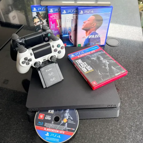 Vendo PlayStation 4 slim 1TB