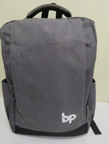 Mochila com bolso para notebook. 42x28x12