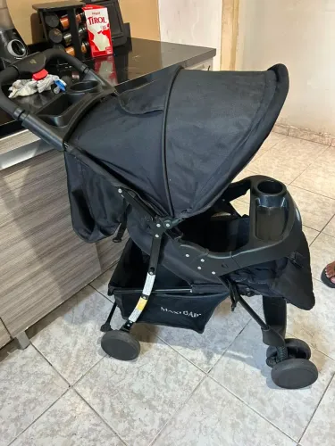 Vendo carrinho de bebê semi novo