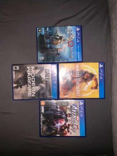 ? 4 Jogos PS4 - God of War, Mortal Kombat 11, COD Modern Warfare e Avengers