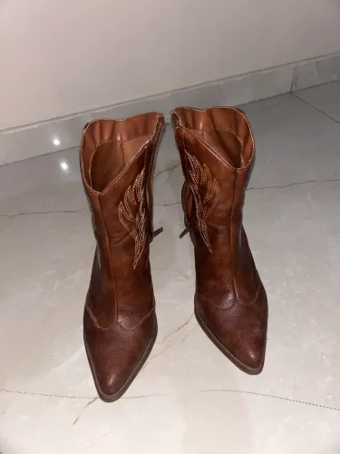 Bota Feminina Country Marrom Cano Curto - Linda e Conservada