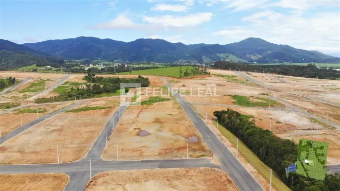 Lote / Terreno em Areias do Meio - Governador Celso Ramos