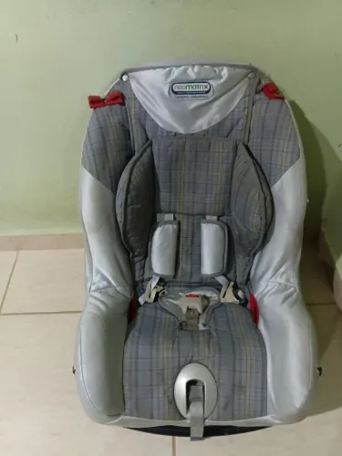 Vendo cadeirinha de bebê 