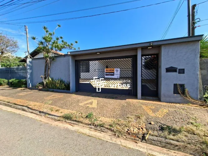 Casa com 3 dormitórios para alugar, 143 m² por R$ 4.619/mês - Vila Omar - Americana/SP