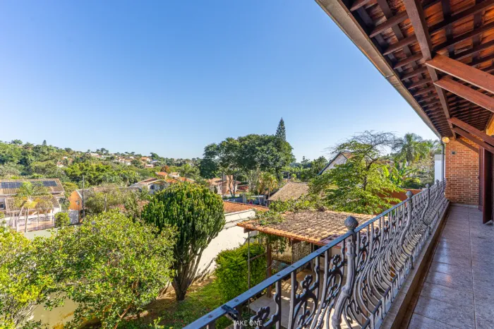 Casa para venda em Cidade Universitária com 3 quartos, sendo 3 suítes, 300m²