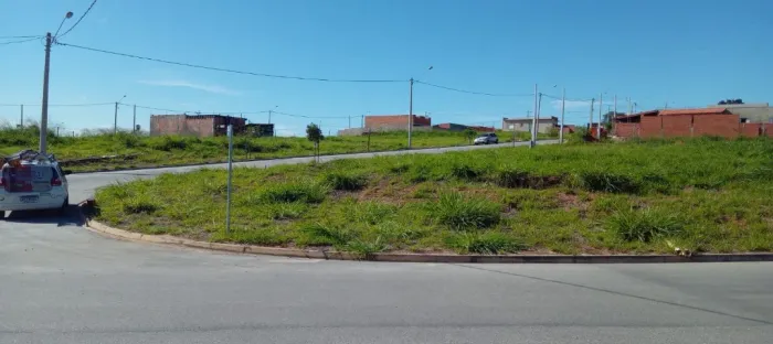 Terreno de esquina localizado no loteamento Terra Bella em Salto de Pirapora com 282,40m