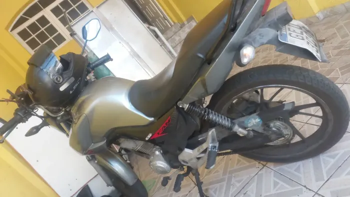 Moto bem conservada