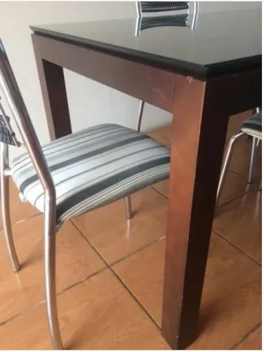 Mesa de jantar com vidro