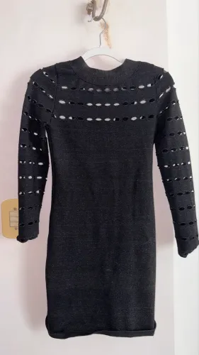 Vestido preto brilhoso johnjohn P
