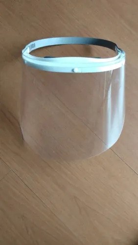 Máscara de proteção facial com armação branca