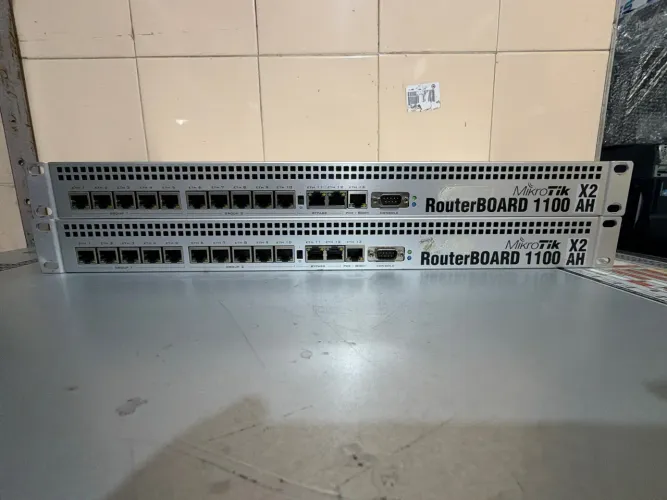 Router MIKROTIK RouterBoard 1100 X2AH revisado 