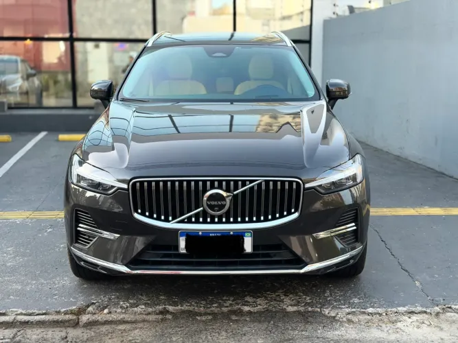 Volvo XC-60 T-8 Ultra 2.0 AWD (híbrido) 2025