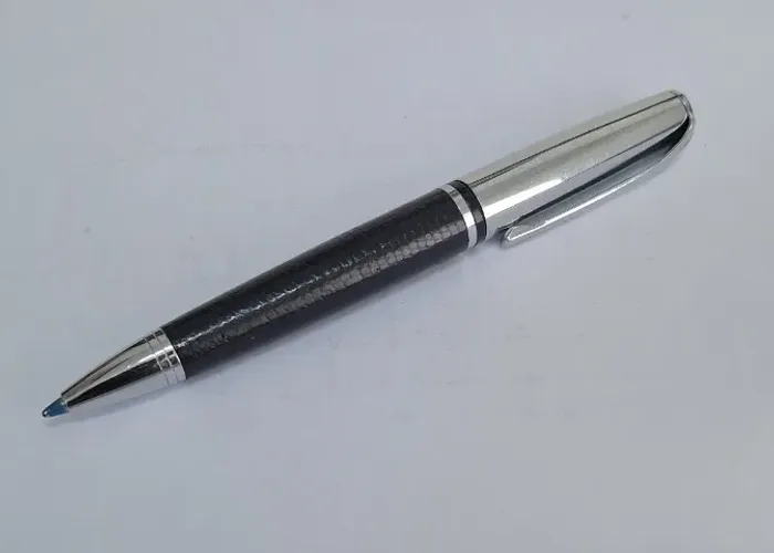 Caneta Mini de Luxo - Compacta, Elegante em Metal Cromado / íten novo
