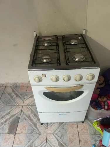 Fogão elétrico 4 bocas 