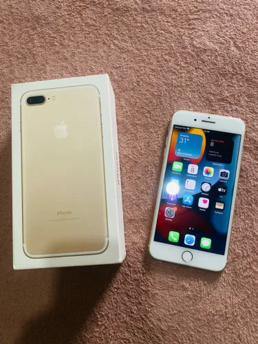  iPhone 7 Plus 64GB, na cor dourada, em excelente estado de conservação.