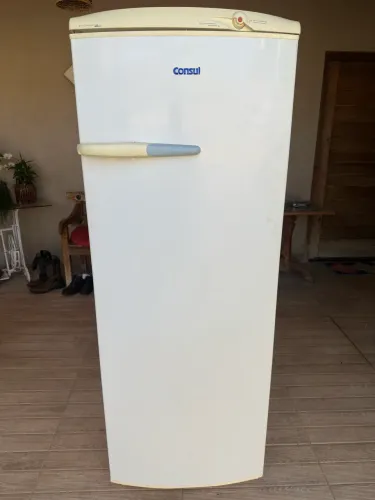 Geladeira Consul 360L degelo