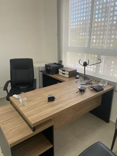 Mesa Diretor em L com Gaveteiro e Extensão - Semi Nova / IMPECÁVEL