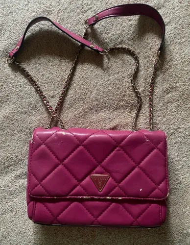 Bolsa Guess pink matelassê