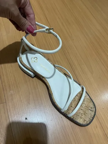 Sandália semi nova CAPODARTE