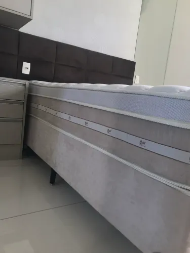 Cama Queen Box e Colchão Castor