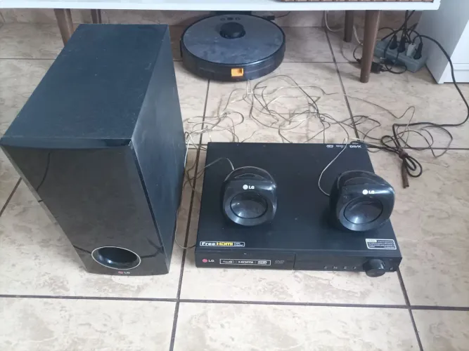 Home theater LG 127v