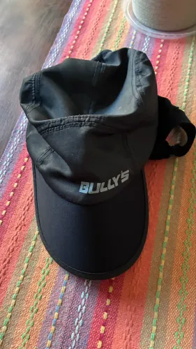 Boné pra surf Bully?s com regulagem