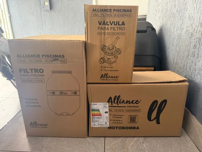 EQUIPAMENTOS NOVO NA CAIXA PARA PISCINA BOMBA FILTRO COMPLETO E SACO DE ÁREA 